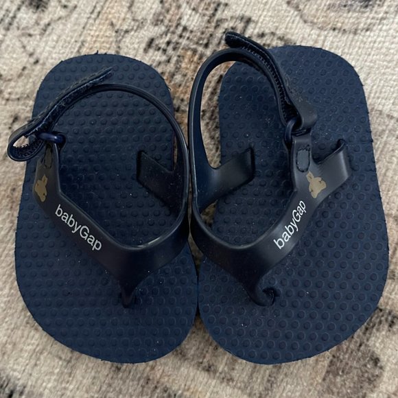 Gap Baby Flip-Flop Bundle - Picture 4 of 4